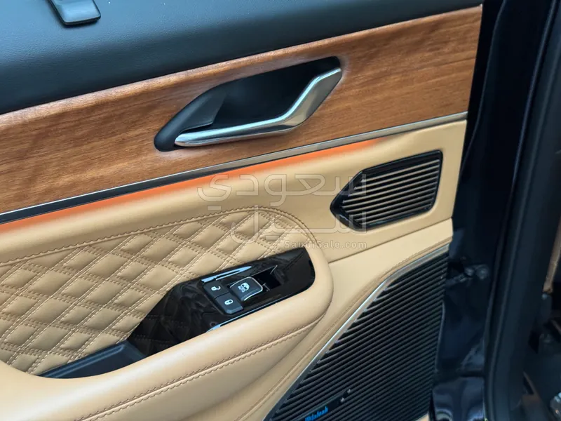 2024 جييب جراند شيروكي ساميت