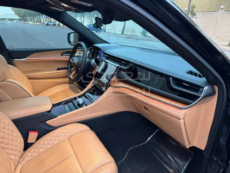 2024 جييب جراند شيروكي ساميت