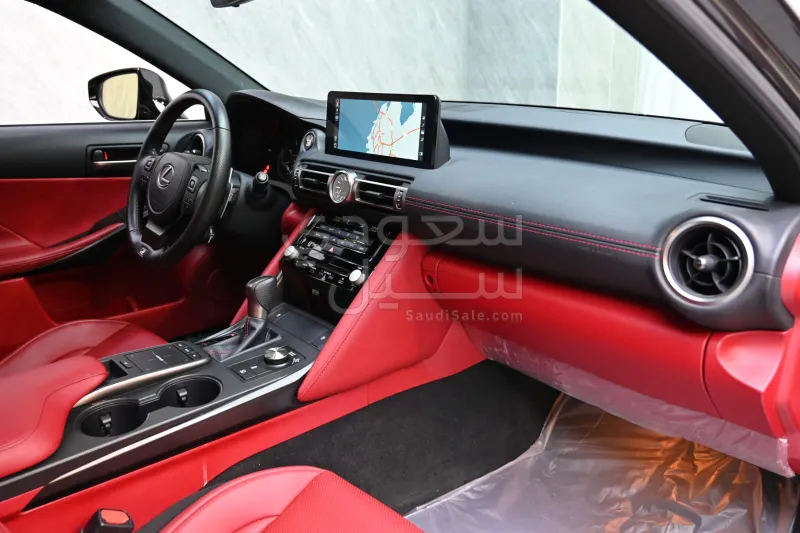 2022 لكزس آي إس 350 إف