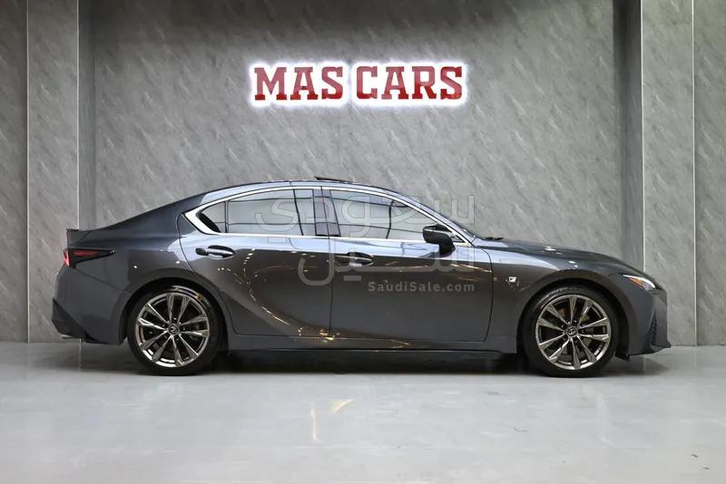2022 لكزس آي إس 350 إف