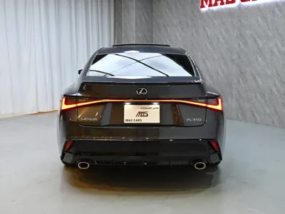 2022 لكزس آي إس 350 إف