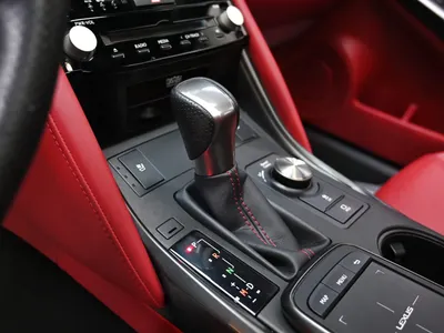 2022 لكزس آي إس 350 إف