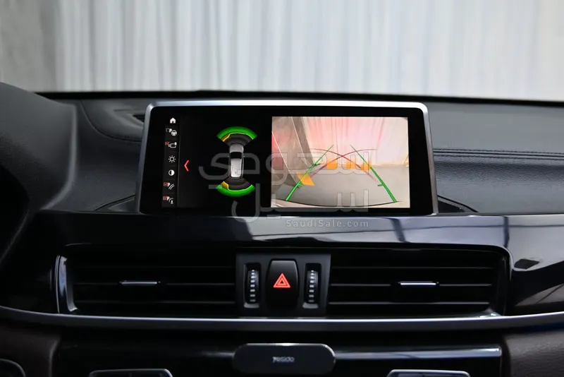 2020 بي ام دبليو الفئة اكس 1