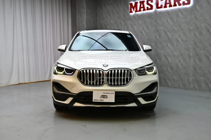 2020 بي ام دبليو الفئة اكس 1