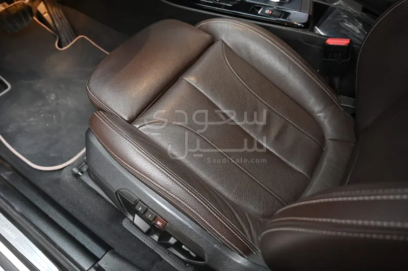 2020 بي ام دبليو الفئة اكس 1