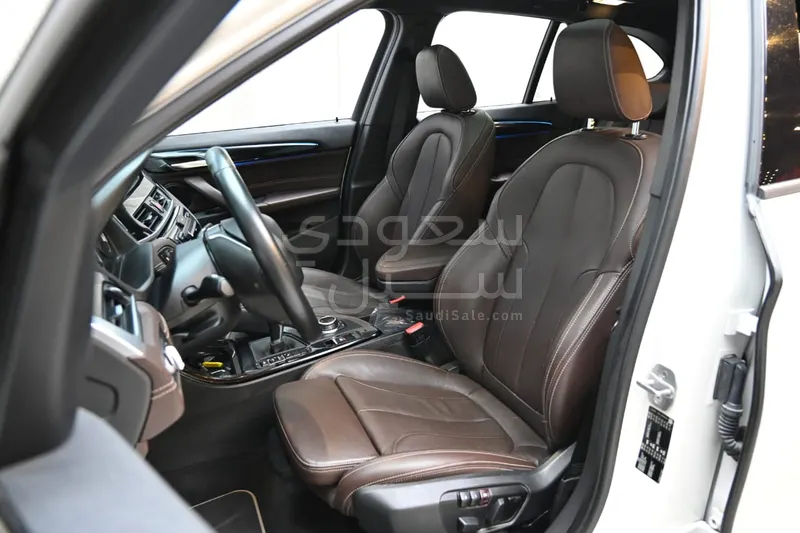 2020 بي ام دبليو الفئة اكس 1