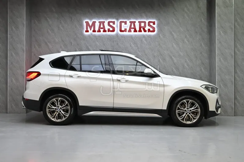 2020 بي ام دبليو الفئة اكس 1