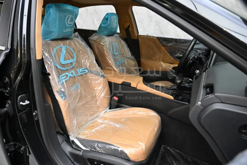 2022 لكزس إي إس 300إتش