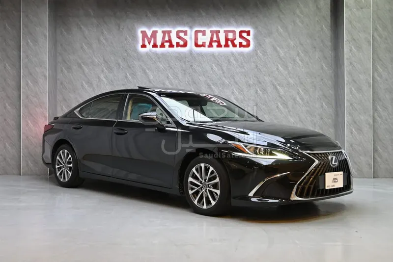 2022 لكزس إي إس 300إتش