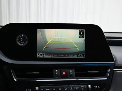 2022 لكزس إي إس 300إتش