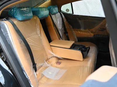 2022 لكزس إي إس 300إتش