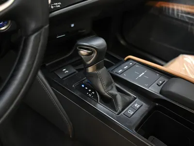 2022 لكزس إي إس 300إتش