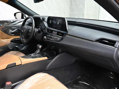 2022 لكزس إي إس 300إتش