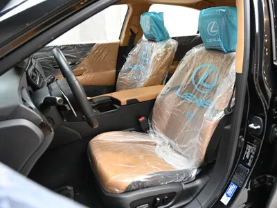 2022 لكزس إي إس 300إتش