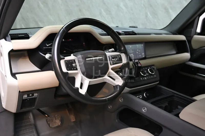 2021 لاند روفر ديفيندر اس اي