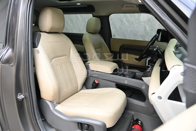 2021 لاند روفر ديفيندر اس اي