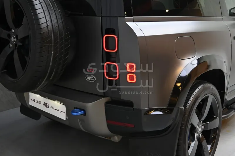 2021 لاند روفر ديفيندر اس اي