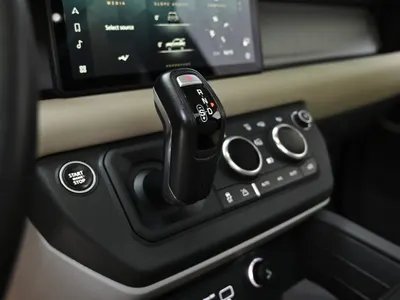 2021 لاند روفر ديفيندر اس اي