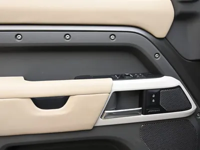 2021 لاند روفر ديفيندر اس اي