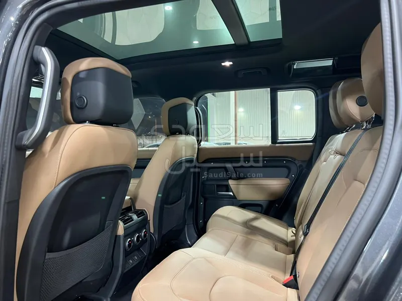 2025 لاند روفر ديفيندر اتش اس اي