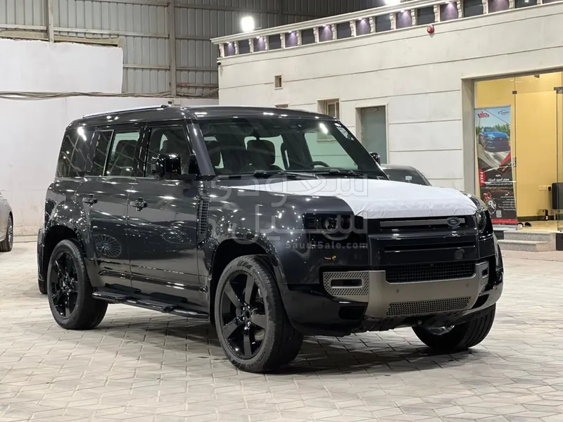 2025 لاند روفر ديفيندر اتش اس اي