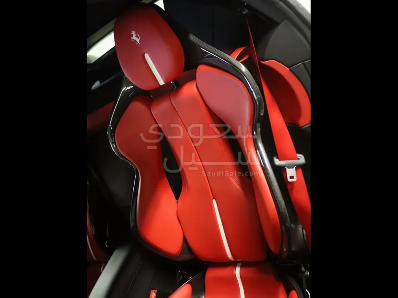 2021 فيراري اس اف 90 سترادالي