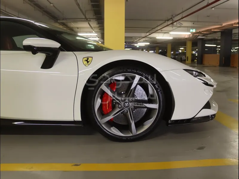 2021 فيراري اس اف 90 سترادالي