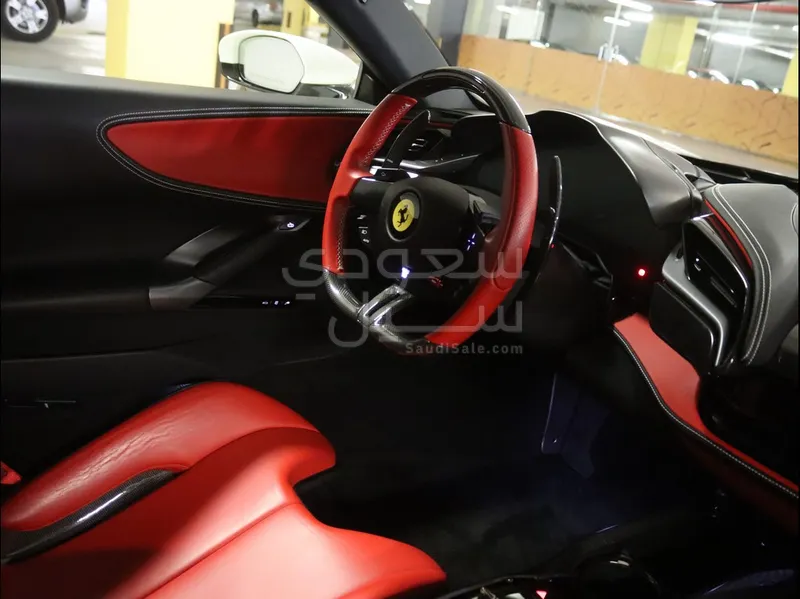 2021 فيراري اس اف 90 سترادالي