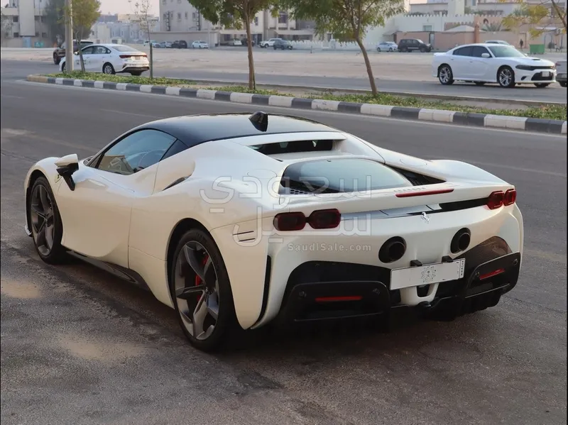 2021 فيراري اس اف 90 سترادالي