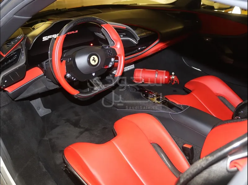 2021 فيراري اس اف 90 سترادالي