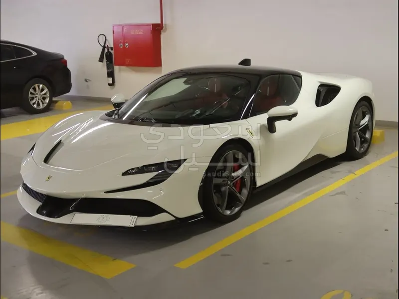 2021 فيراري اس اف 90 سترادالي