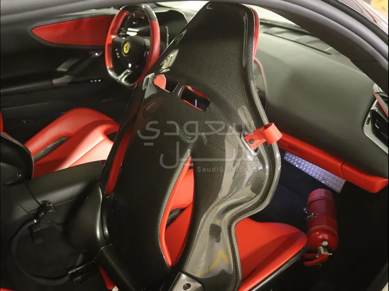 2021 فيراري اس اف 90 سترادالي