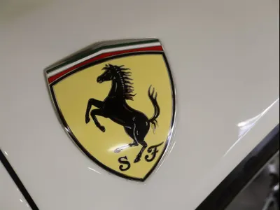 2021 فيراري اس اف 90 سترادالي