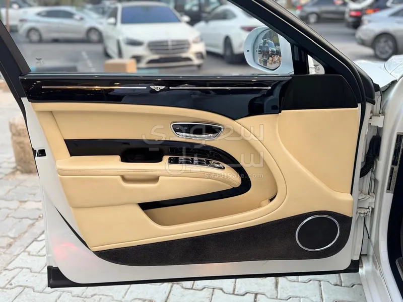 2018 بنتلي مولسان