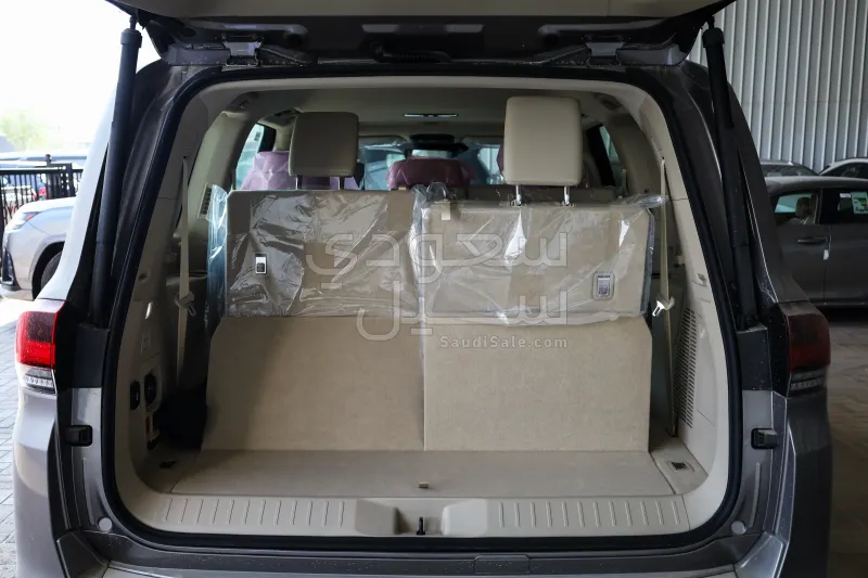 2025 تويوتا لاند كروزر في اكس ار