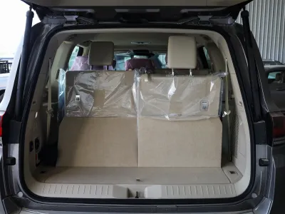 2025 تويوتا لاند كروزر في اكس ار