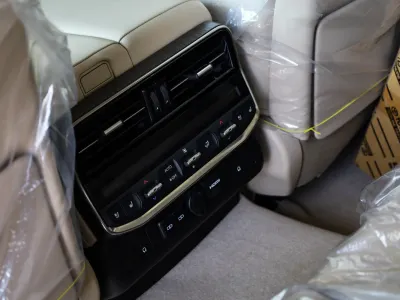 2025 تويوتا لاند كروزر في اكس ار