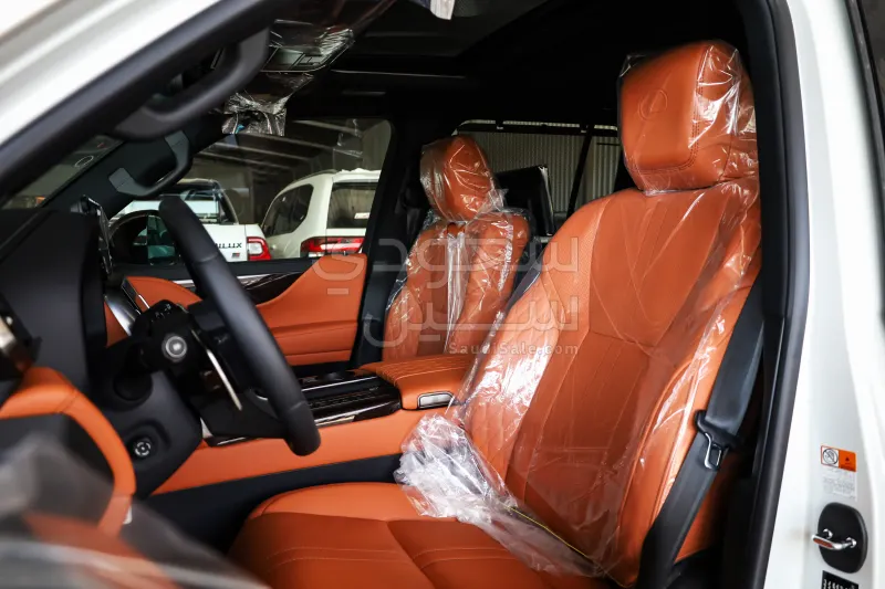 2025 لكزس إل إكس 600 بلاك اديشن