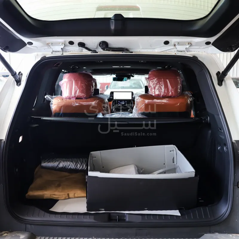 2025 لكزس إل إكس 600 بلاك اديشن