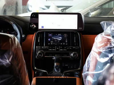 2025 لكزس إل إكس 600 بلاك اديشن