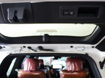 2025 لكزس إل إكس 600 بلاك اديشن