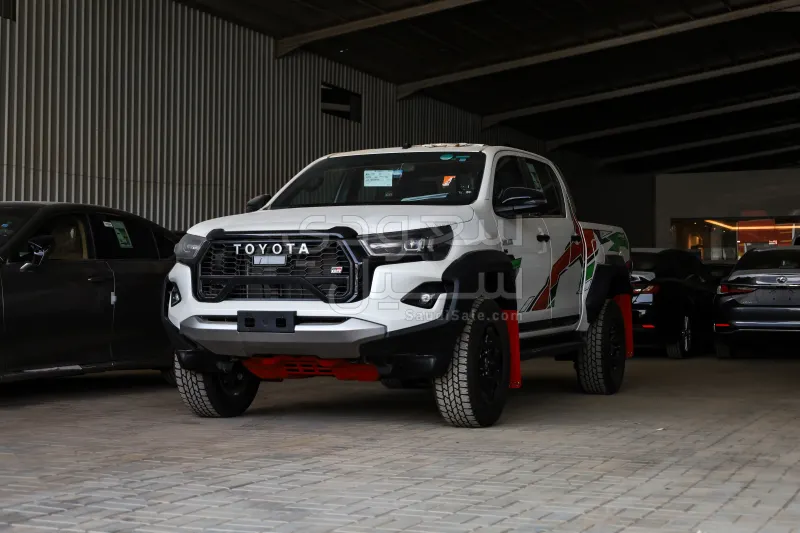 2025 تويوتا هاي لوكس جي ار  رالي