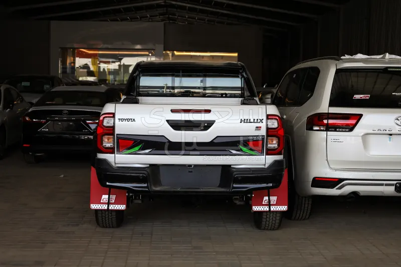 2025 تويوتا هاي لوكس جي ار  رالي