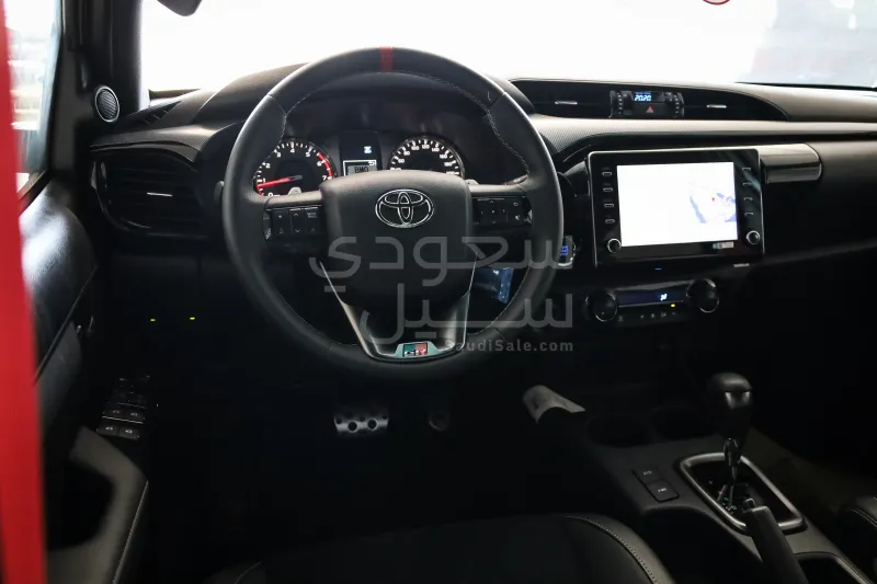 2025 تويوتا هاي لوكس جي ار  رالي