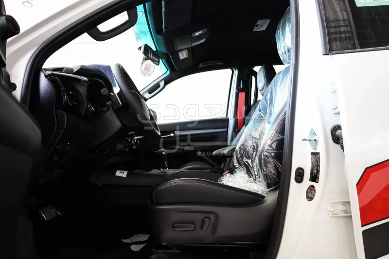 2025 تويوتا هاي لوكس جي ار  رالي