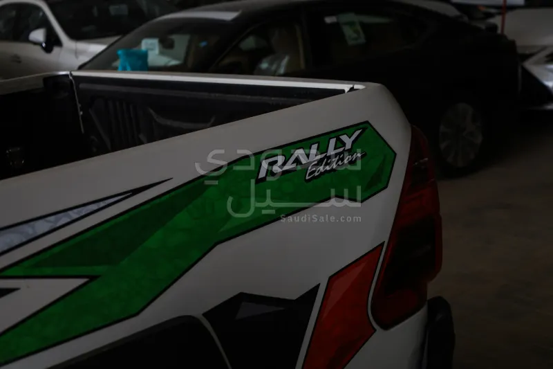 2025 تويوتا هاي لوكس جي ار  رالي