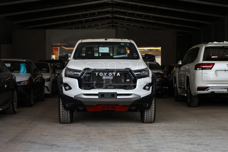 2025 تويوتا هاي لوكس جي ار  رالي