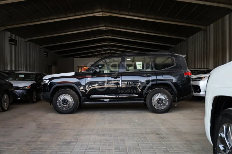 2025 تويوتا لاند كروزر جي ار سبورت