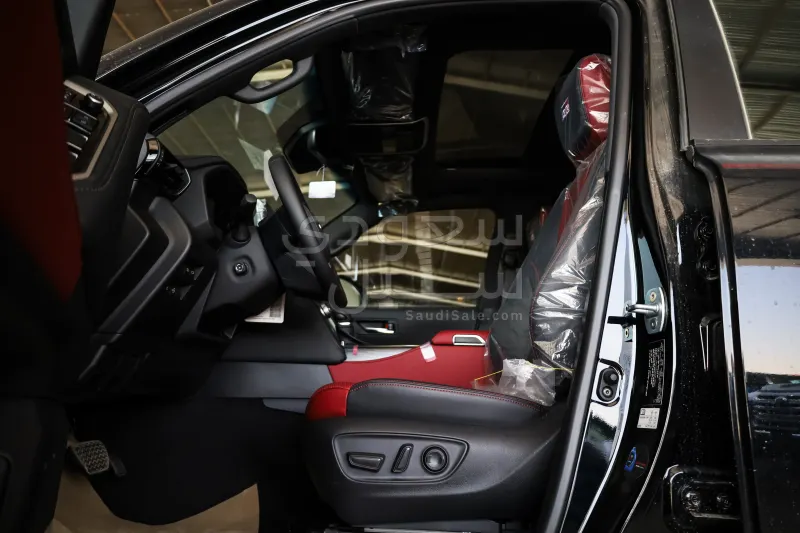 2025 تويوتا لاند كروزر جي ار سبورت