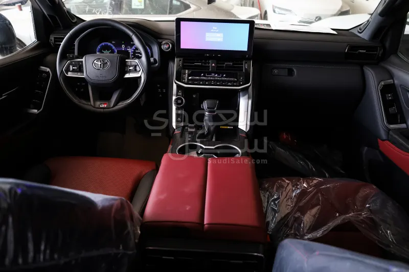 2025 تويوتا لاند كروزر جي ار سبورت